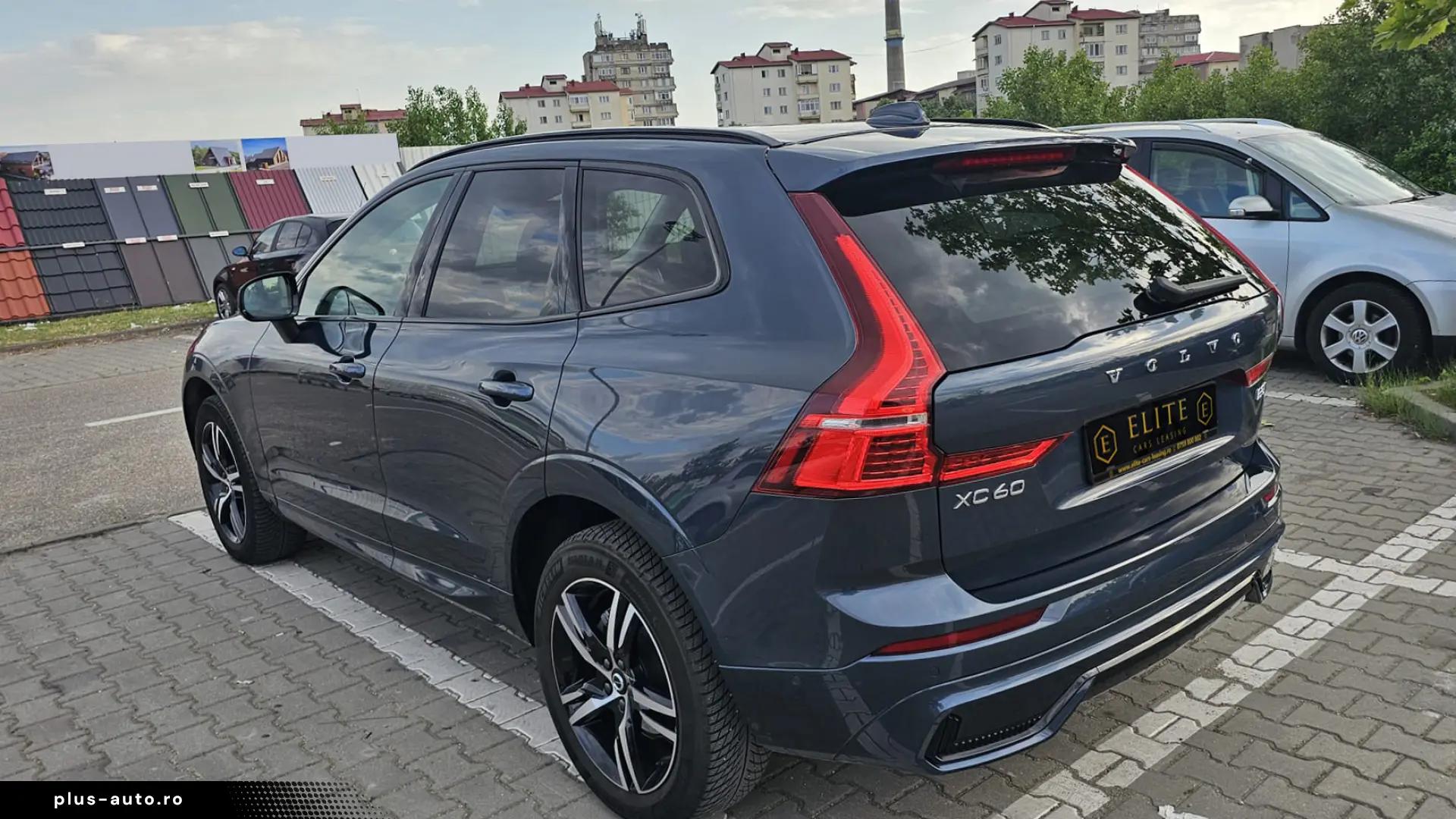 Volvo XC60 Plus Dark 2.0 B5 Mild Hybrid AWD