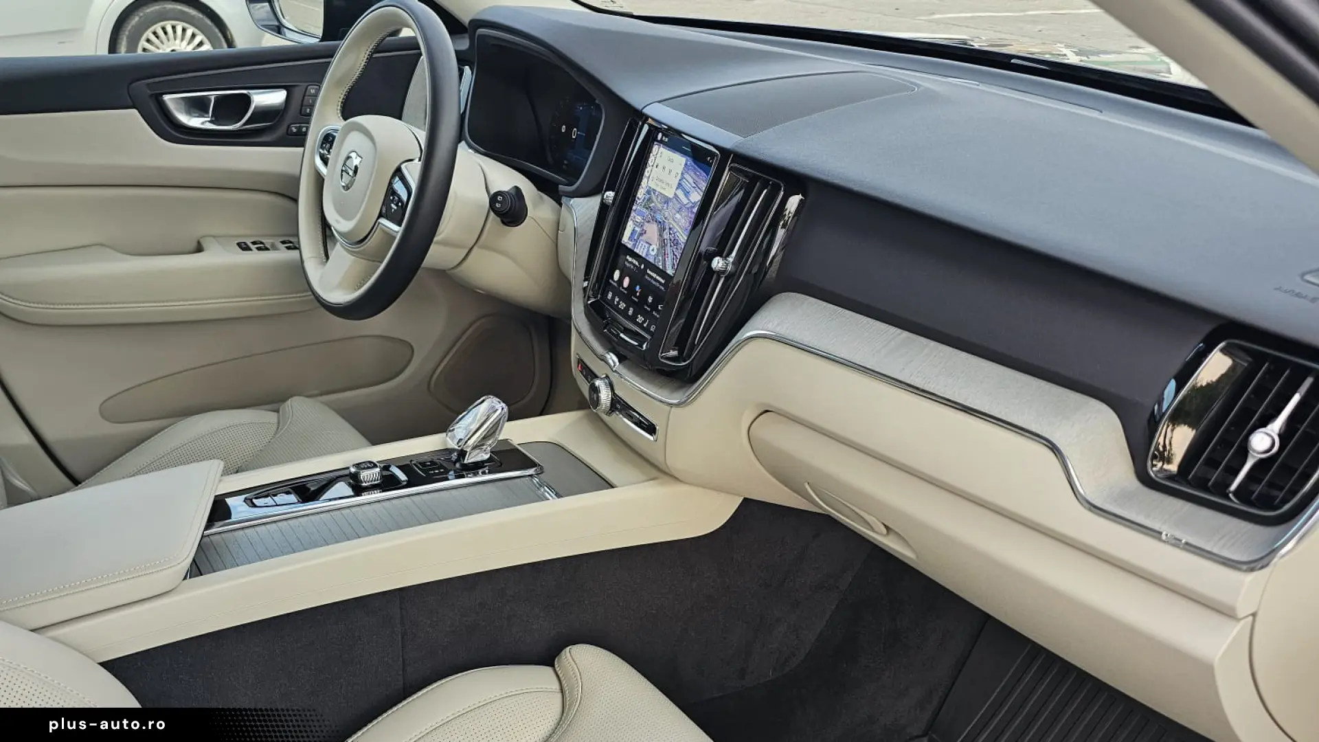 Volvo XC60 Plus Dark 2.0 B5 Mild Hybrid AWD