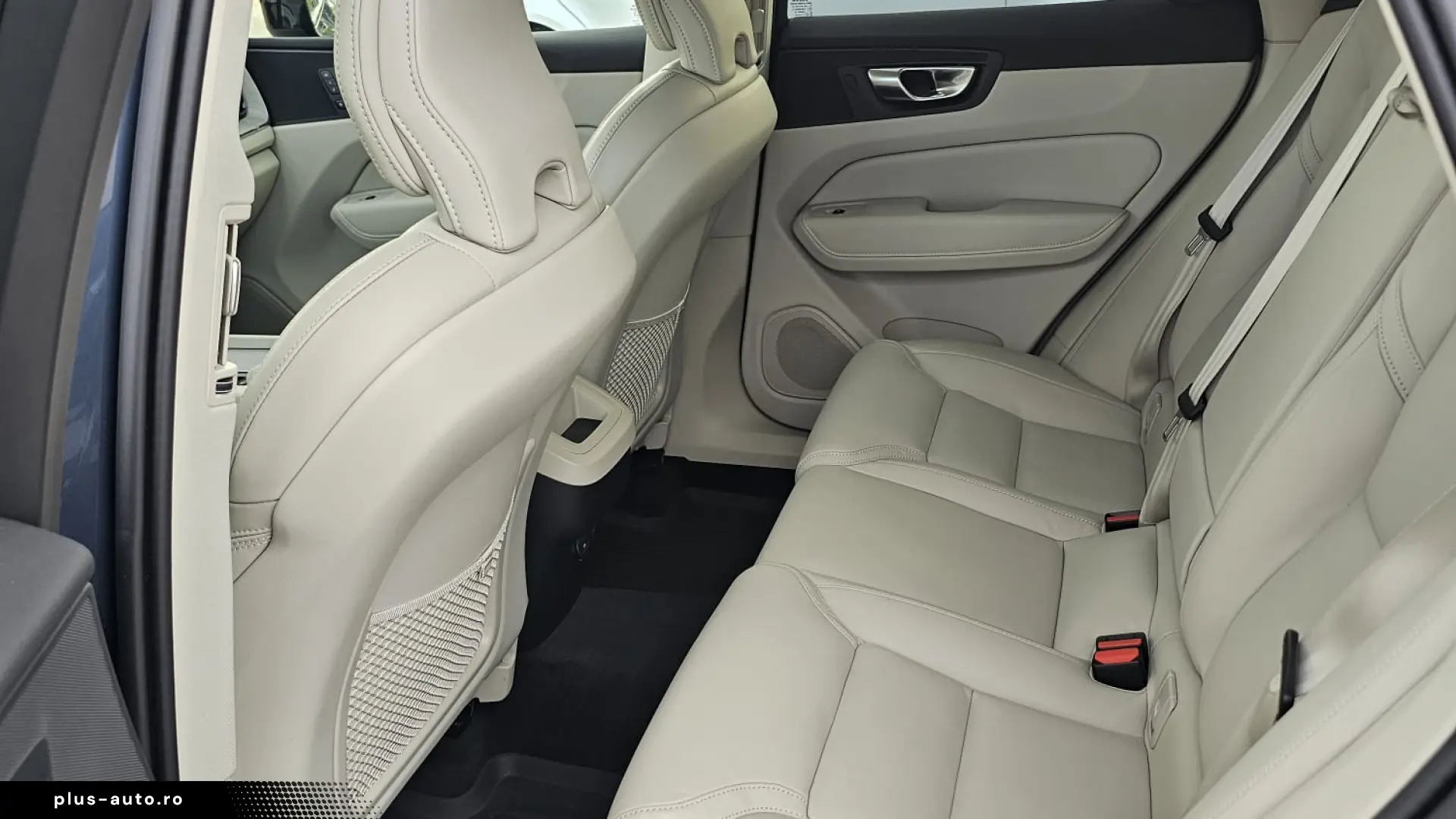 Volvo XC60 Plus Dark 2.0 B5 Mild Hybrid AWD