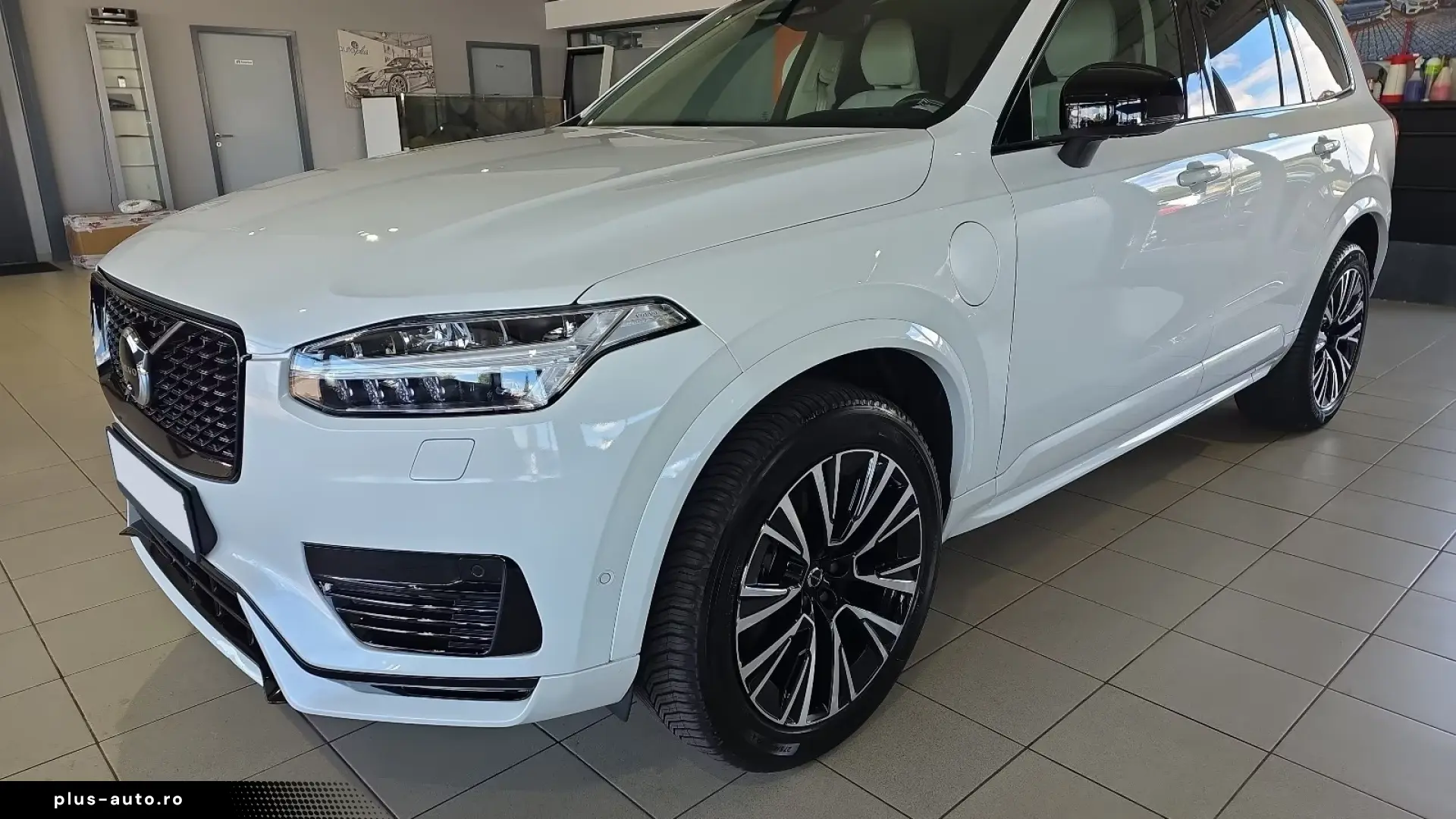 VOLVO XC90 2023