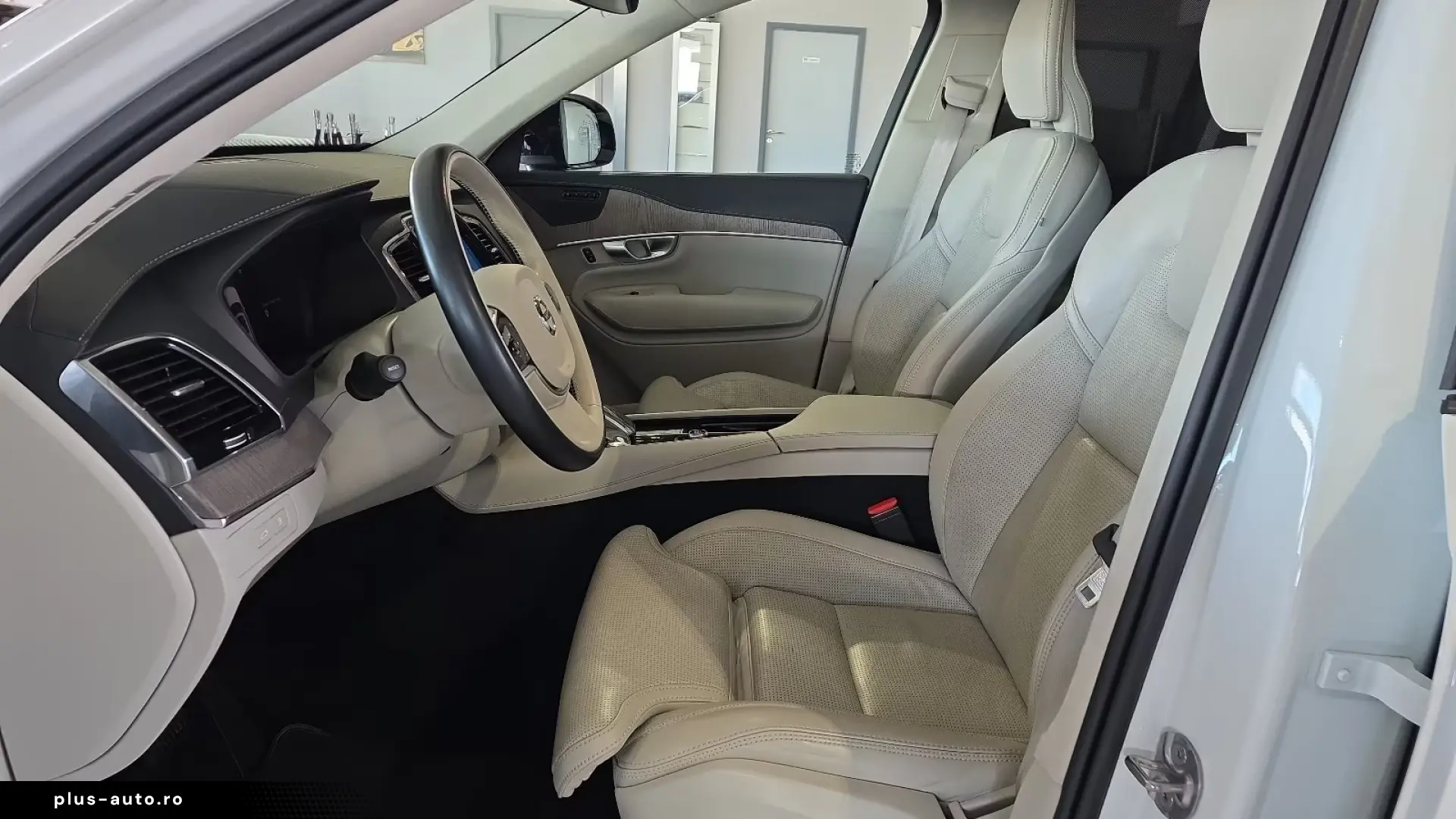 VOLVO XC90 2023 — imagine 2