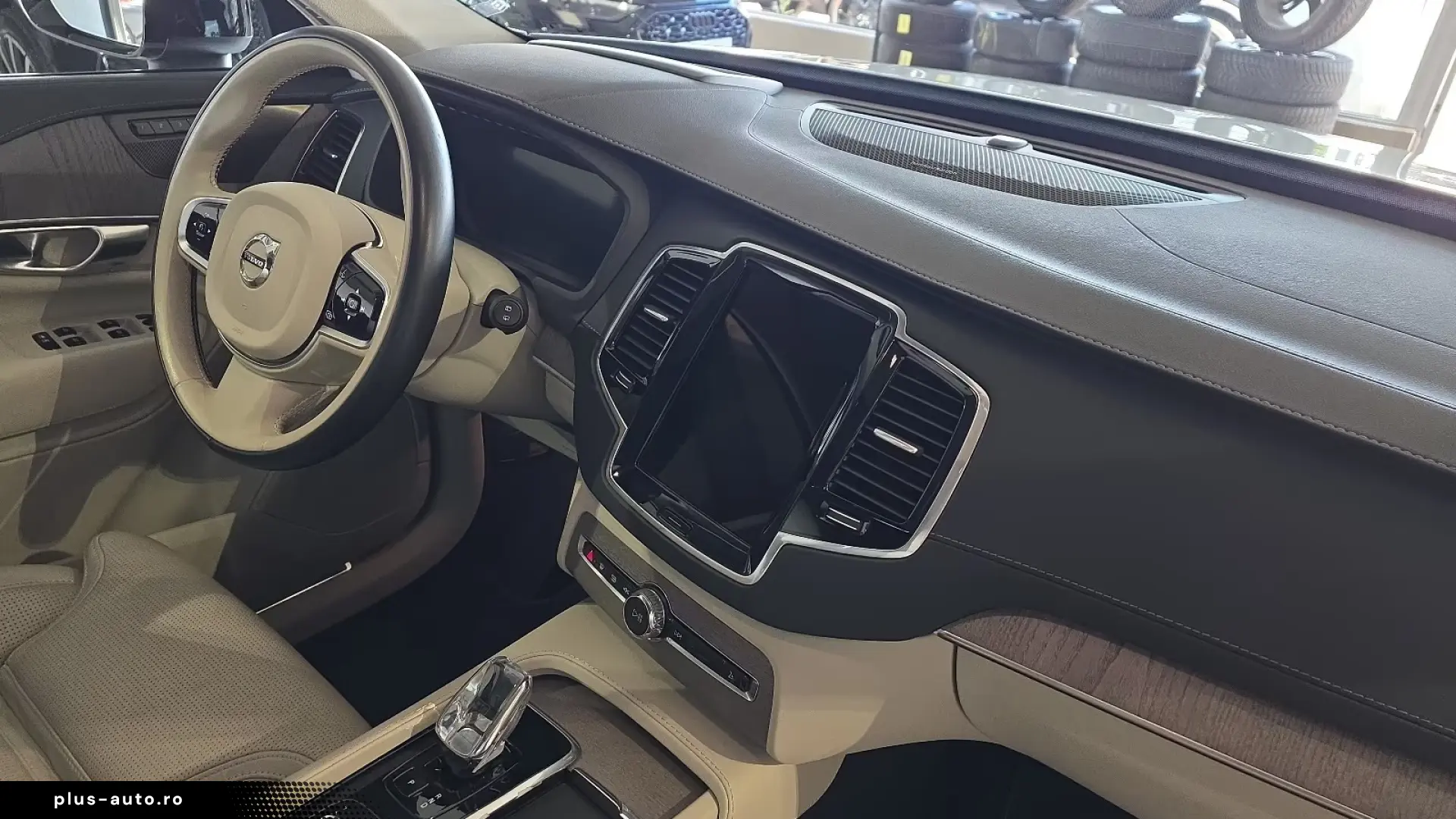 VOLVO XC90 2023 — imagine 10