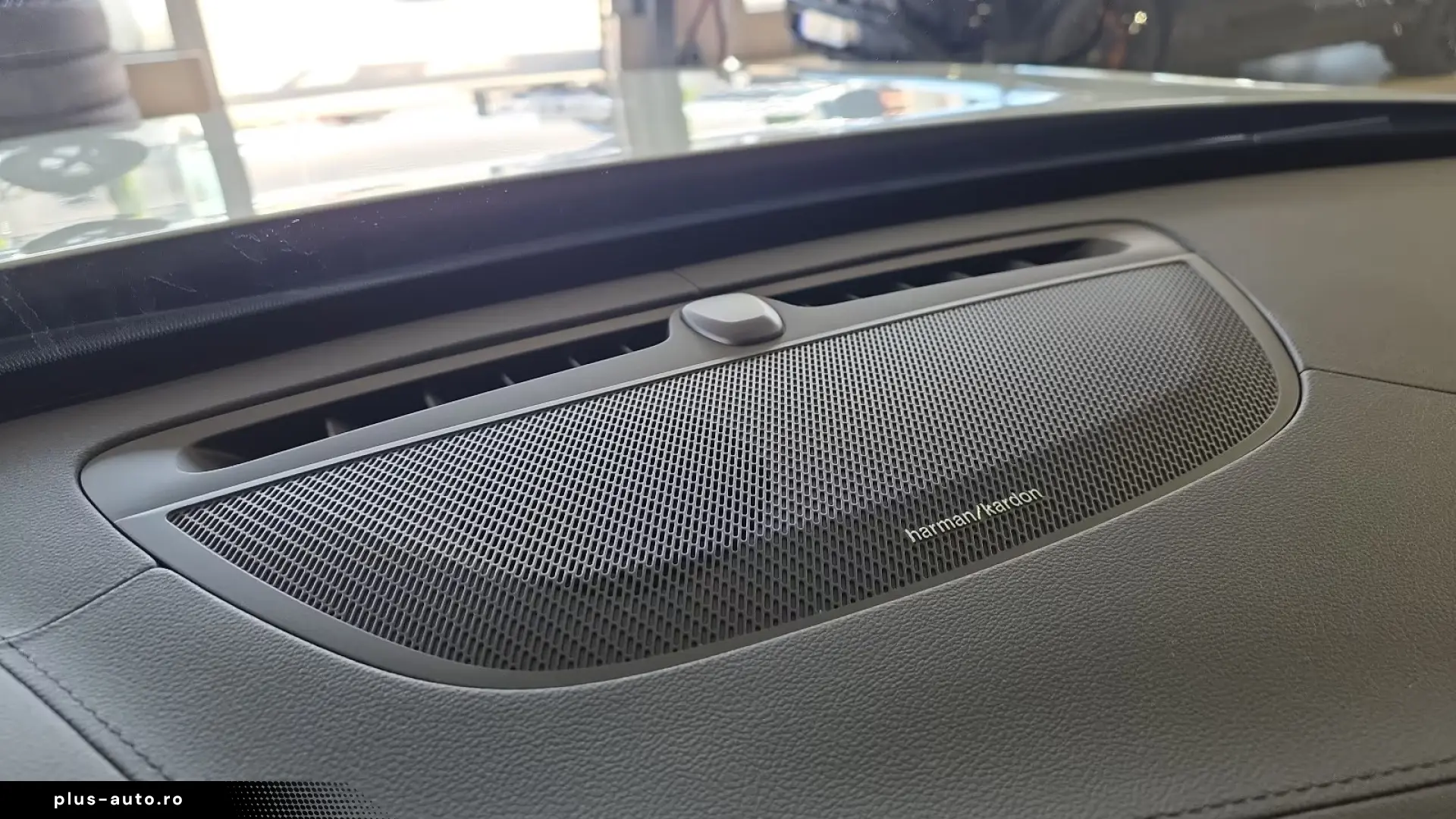 VOLVO XC90 2023 — imagine 14