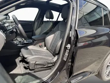 BMW X4 xDr 20i M SPORT Laser AHK Pano H K HUD St Go