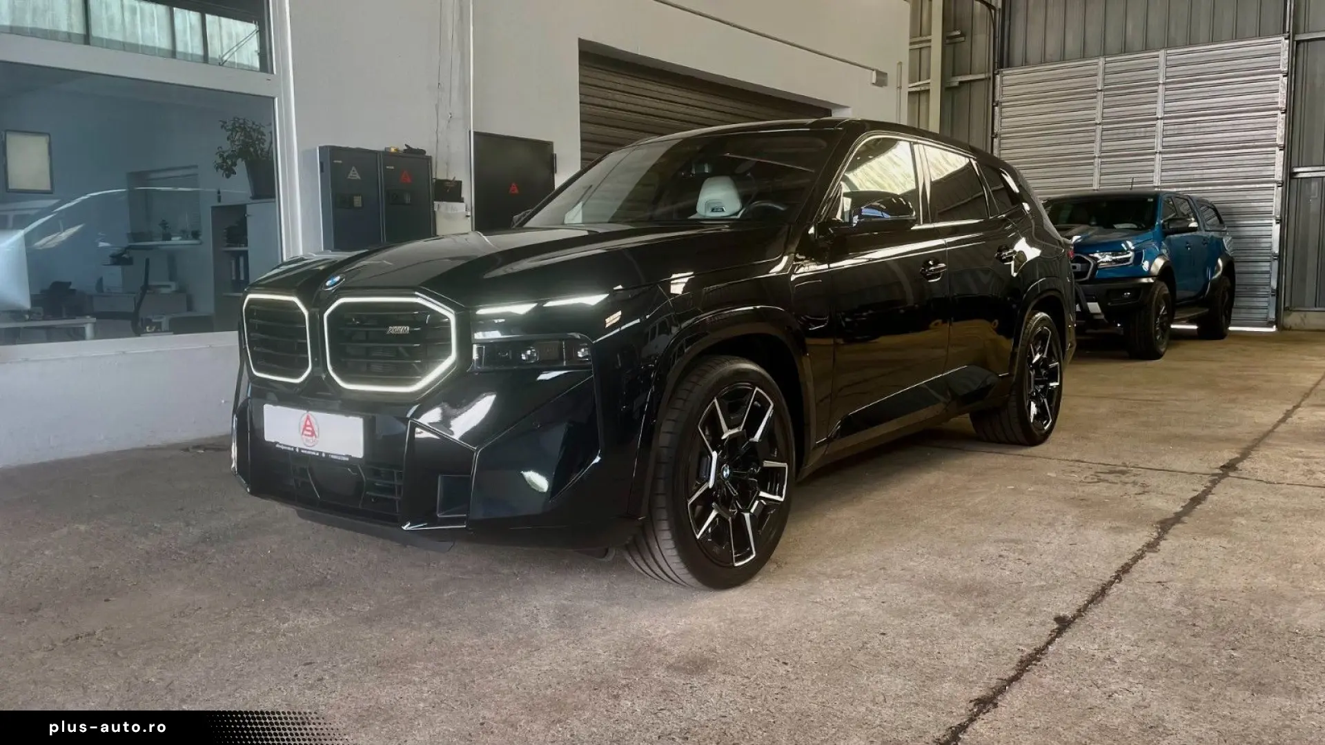 BMW XM 2025 — imagine 2
