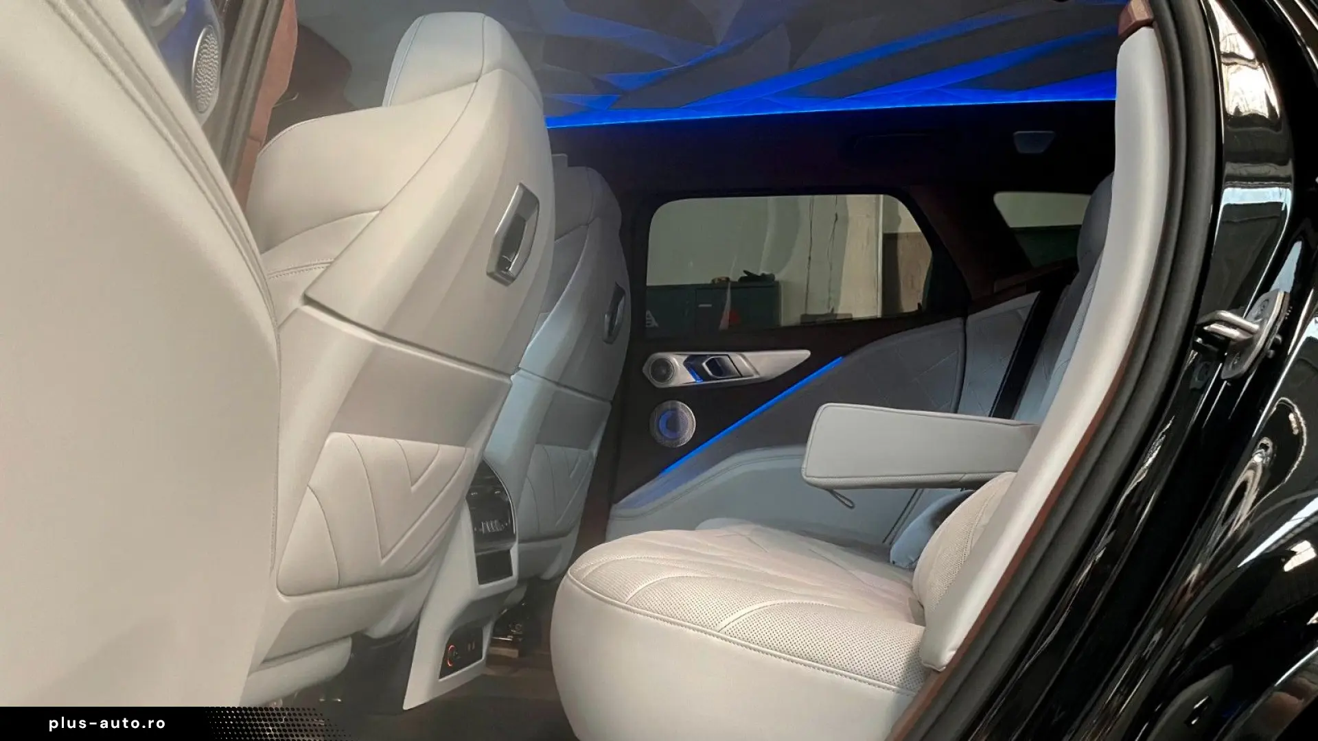 BMW XM 2025 — imagine 17