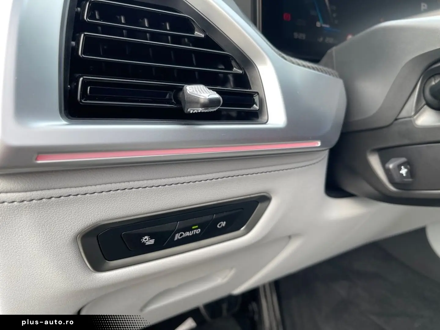 BMW XM 4.4 Sport Aut. AHK Komfortzugang Soft-Close