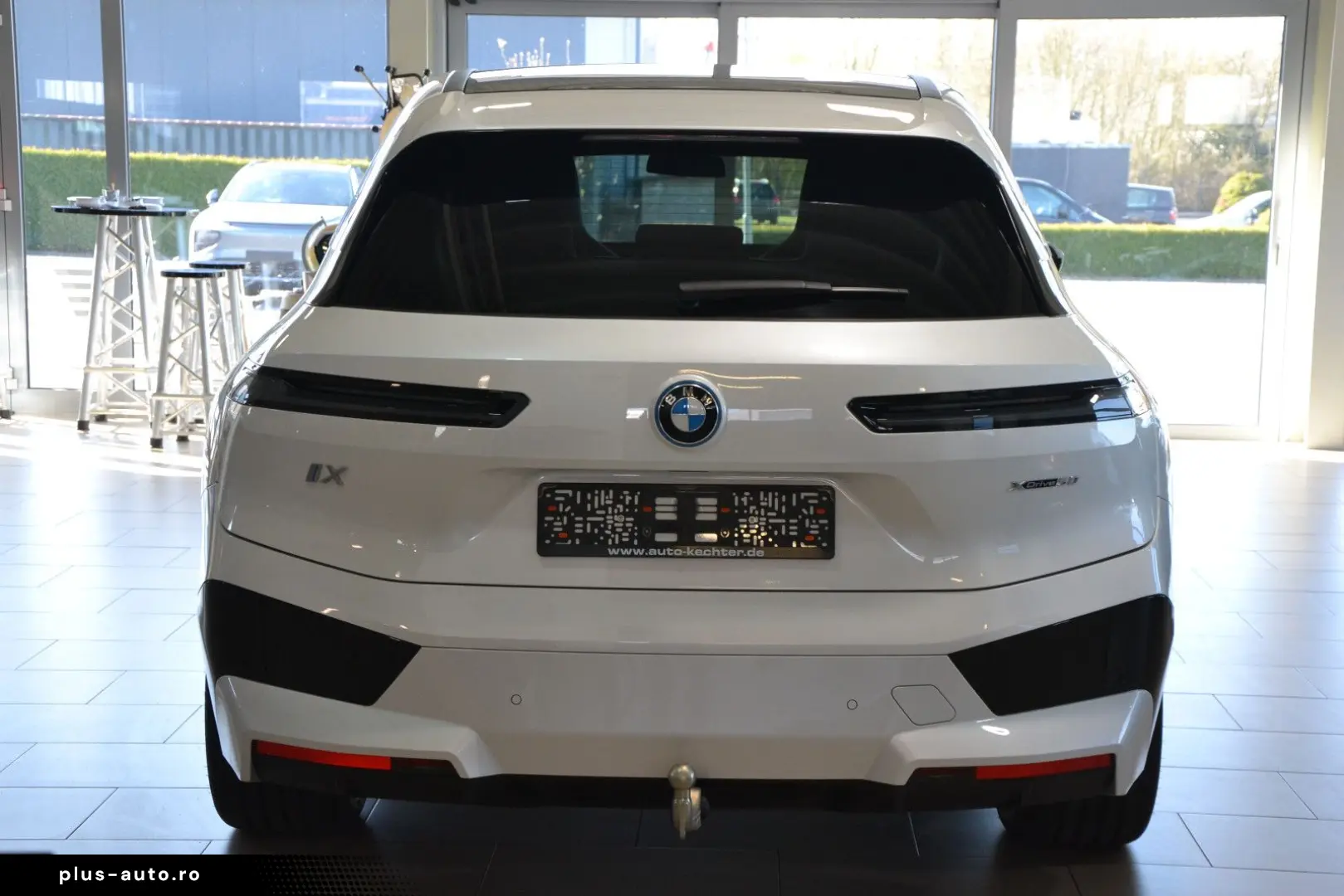 BMW iX 50 xDrive Sport PanoSky AHK 8-fach