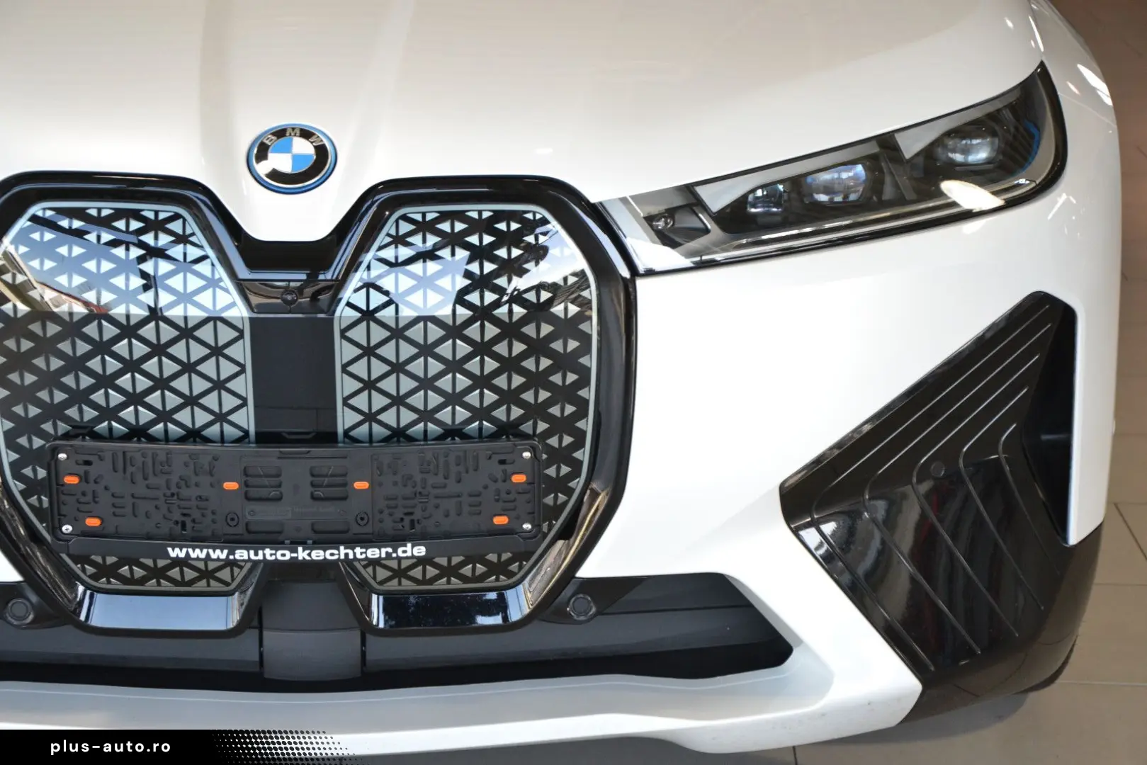 BMW iX 50 xDrive Sport PanoSky AHK 8-fach