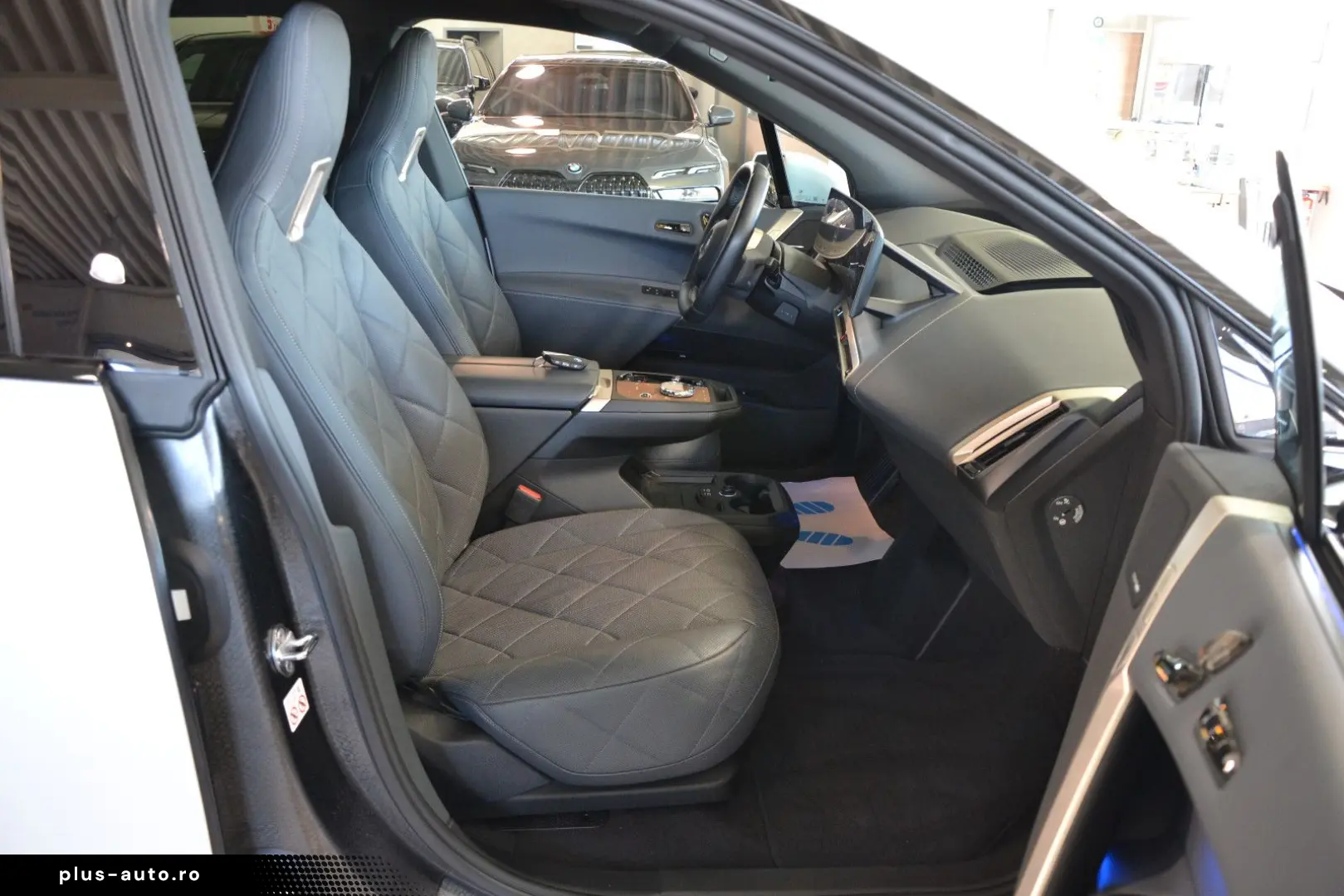 BMW iX 50 xDrive Sport PanoSky AHK 8-fach