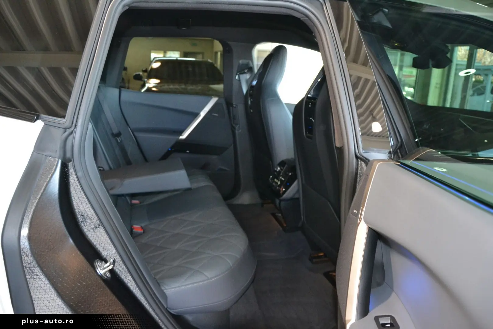 BMW iX 50 xDrive Sport PanoSky AHK 8-fach