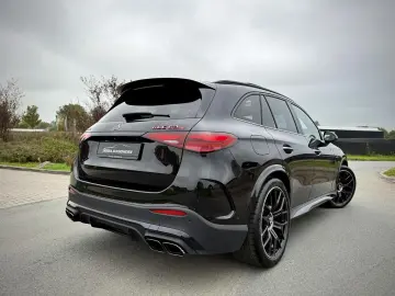 MERCEDES-BENZ GLC AMG 63s E Performance Night