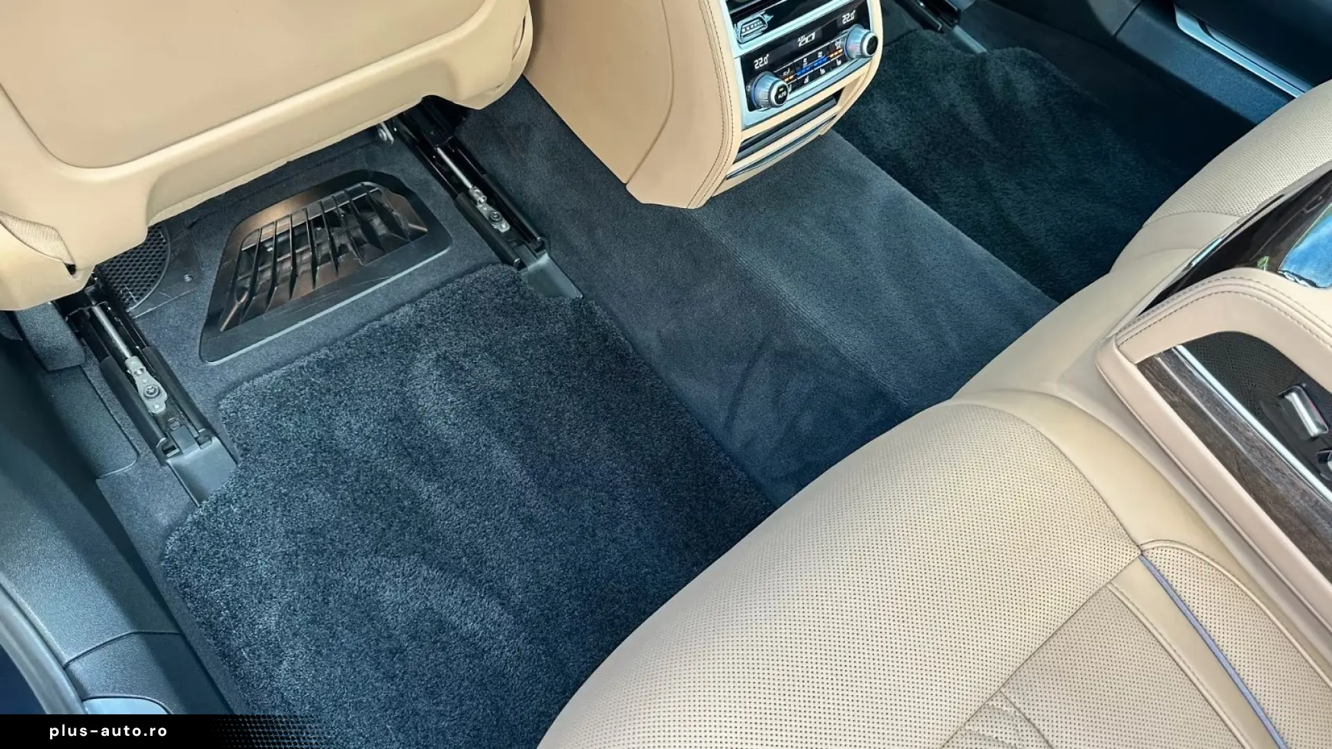 BMW 745Le xDrive M Sport Masaj Pano Soft   Finanțare Leasing