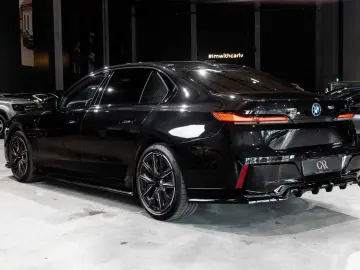 BMW 750 e xDrive M Sport SkyLounge B&W Vnt Msg