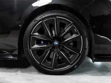 BMW 750 e xDrive M Sport SkyLounge B&W Vnt Msg