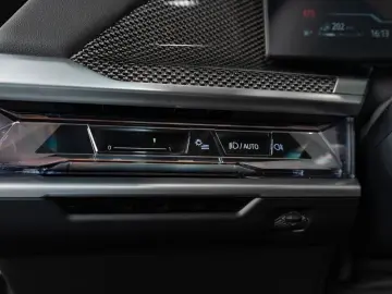 BMW 750 e xDrive M Sport SkyLounge B&W Vnt Msg