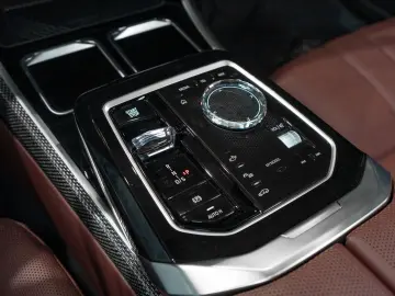 BMW 750 e xDrive M Sport SkyLounge B&W Vnt Msg