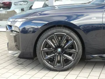 BMW i7 eDrive 50 M Sportpaket PRO Indiv. PANO Massag