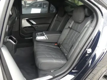 BMW i7 eDrive 50 M Sportpaket PRO Indiv. PANO Massag