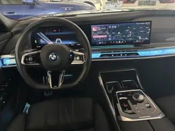 BMW i7 eDrive 50 M Sportpaket PRO Indiv. PANO Massag