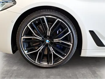 BMW M550i xDrive Limousine Standheizung Harman K