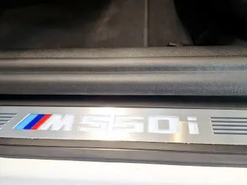 BMW M550i xDrive Limousine Standheizung Harman K