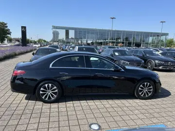 MERCEDES-BENZ E 200 AVANTGARDE TOTW