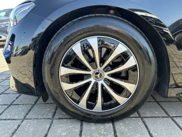 MERCEDES-BENZ E 200 AVANTGARDE TOTW