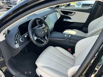 MERCEDES-BENZ E 200 AVANTGARDE TOTW
