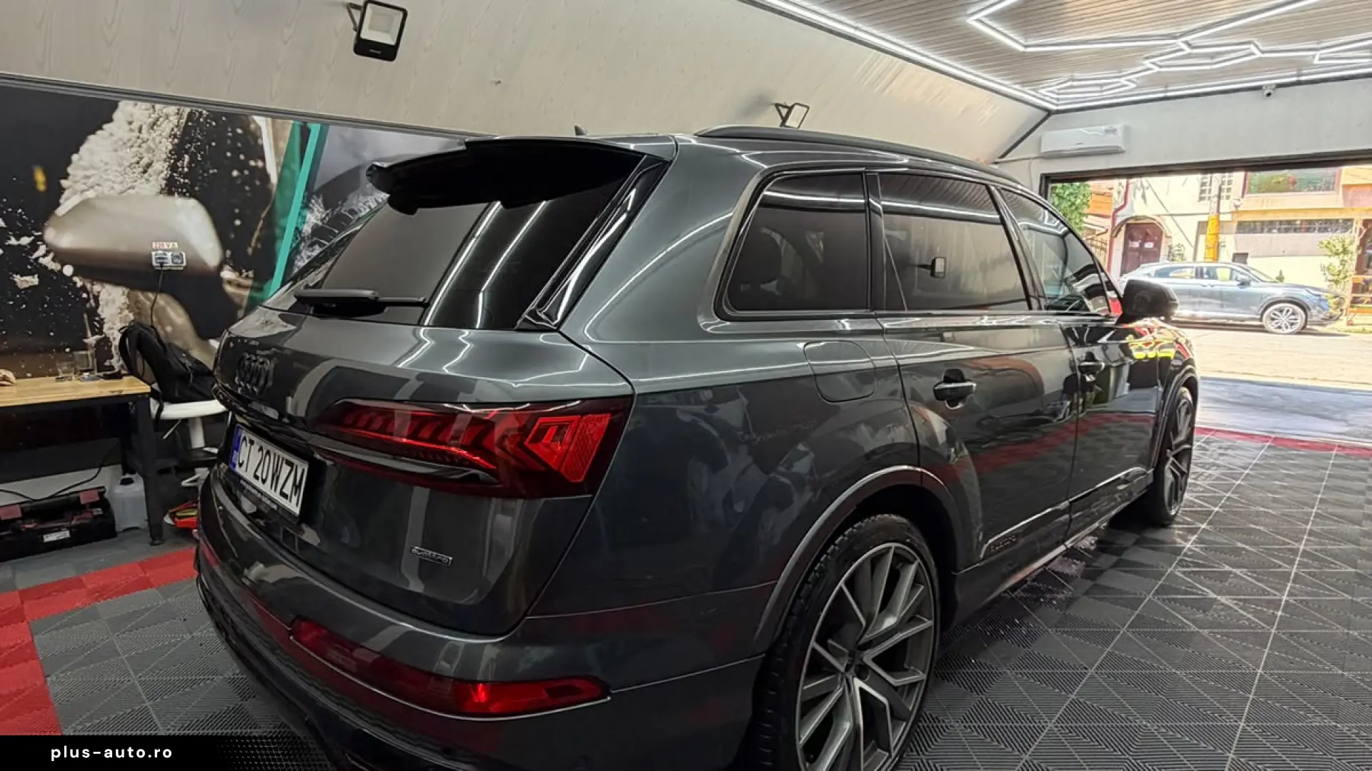 AUDI Q7 2021 — imagine 3