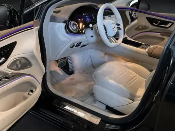 MERCEDES-BENZ EQS 53 AMG HYPERSCREEN