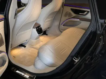 MERCEDES-BENZ EQS 53 AMG HYPERSCREEN