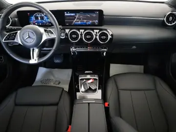 MERCEDES-BENZ A 250 e  Progressive