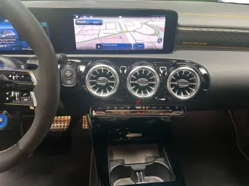 MERCEDES-BENZ A45 S AMG Speedshift DCT