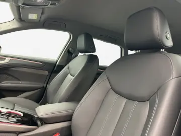 AUDI A6 Avant TFSI Navi LED HUD B&O PDC