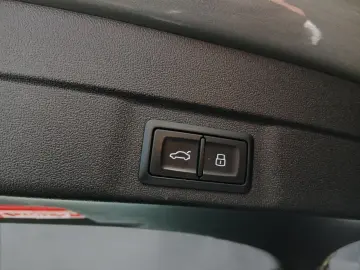 AUDI A6 Avant TFSI Adv. S tronic  MATRIX AHK 360