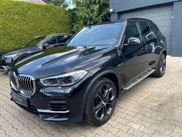 BMW X5 xDrive 45e SOFT KEYLES PANO HEADUP 21ZOLL AHK