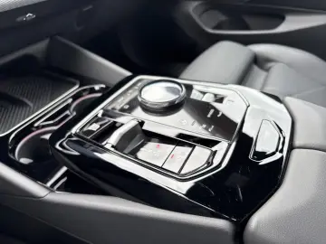 BMW 550e xDr MSpo AdaptiveSusp B&W 360 Ventilation