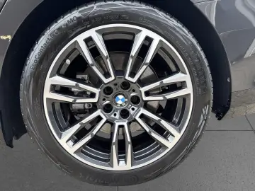 BMW 550e xDr MSpo AdaptiveSusp B&W 360 Ventilation