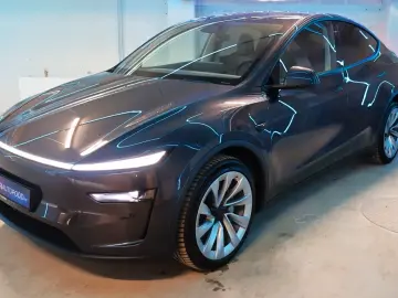 Tesla Model Y Premium Long Range Dual AWD