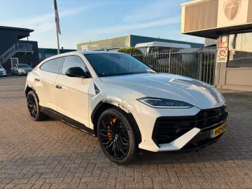 Lamborghini Urus 4.0 V8 PHEV SE B&) Panorama