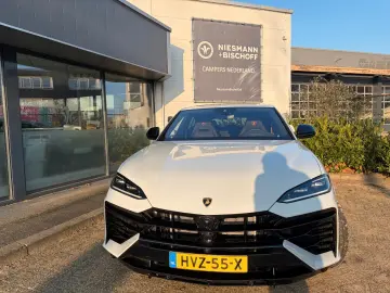 Lamborghini Urus 4.0 V8 PHEV SE B&) Panorama