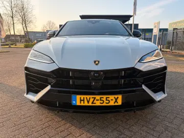 Lamborghini Urus 4.0 V8 PHEV SE B&) Panorama