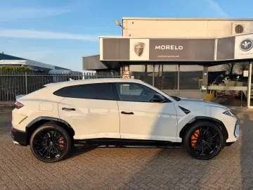 Lamborghini Urus 4.0 V8 PHEV SE B&) Panorama
