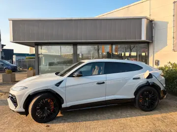 Lamborghini Urus 4.0 V8 PHEV SE B&) Panorama