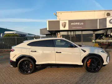 Lamborghini Urus 4.0 V8 PHEV SE B&) Panorama