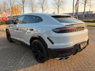 Lamborghini Urus 4.0 V8 PHEV SE B&) Panorama