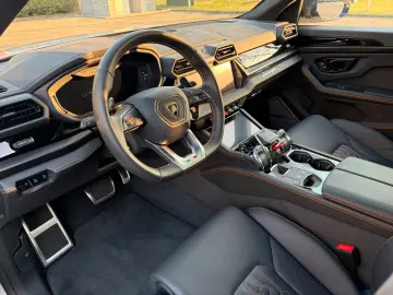 Lamborghini Urus 4.0 V8 PHEV SE B&) Panorama