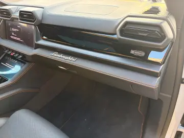 Lamborghini Urus 4.0 V8 PHEV SE B&) Panorama
