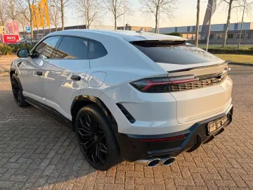 Lamborghini Urus 4.0 V8 PHEV SE B&) Panorama